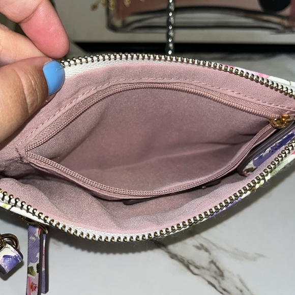 NWOT Nanette Lepore Floral Tech Wristlet - Picture 8 of 14